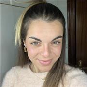 Profesora dedicada, paciente y motivadora de lengua, con un enfoque personalizado para cada alumno de primária.